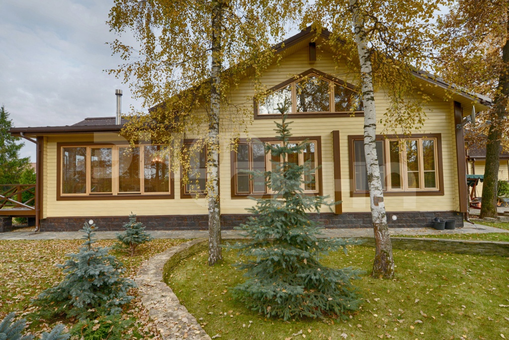 Деревянные окна для дачи в Новой Риге