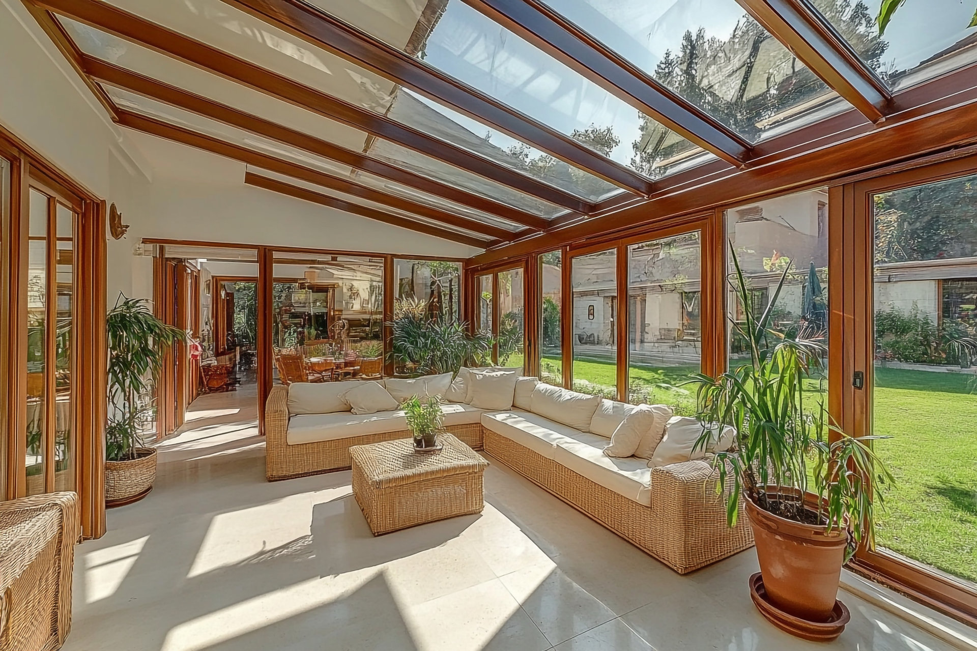 Панорамное остекление террасы в Новой Риге